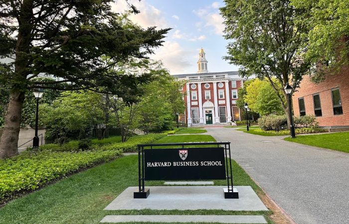 Harvard Business School (HBS)